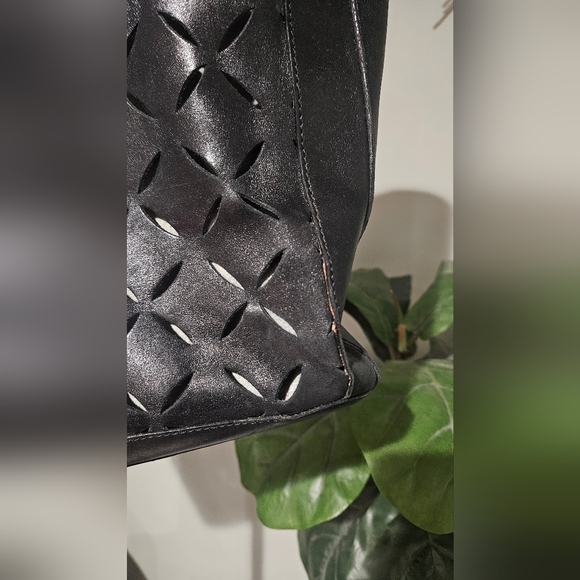 KATE SPADE Laser Cut Leather Large Tote Bag In Black. - Picture 9 of 12